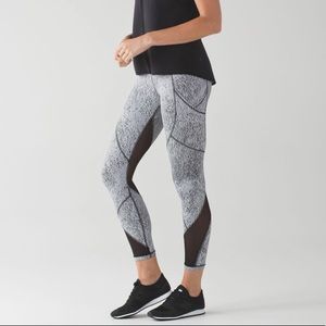 Lululemon Outrun Tight
